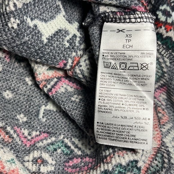Old Navy Winter Holiday Thermal Long Sleeve Top - Picture 5 of 5